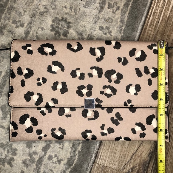 SOLD Cheetah Thin Crossbody Bag - Picture 4 of 7